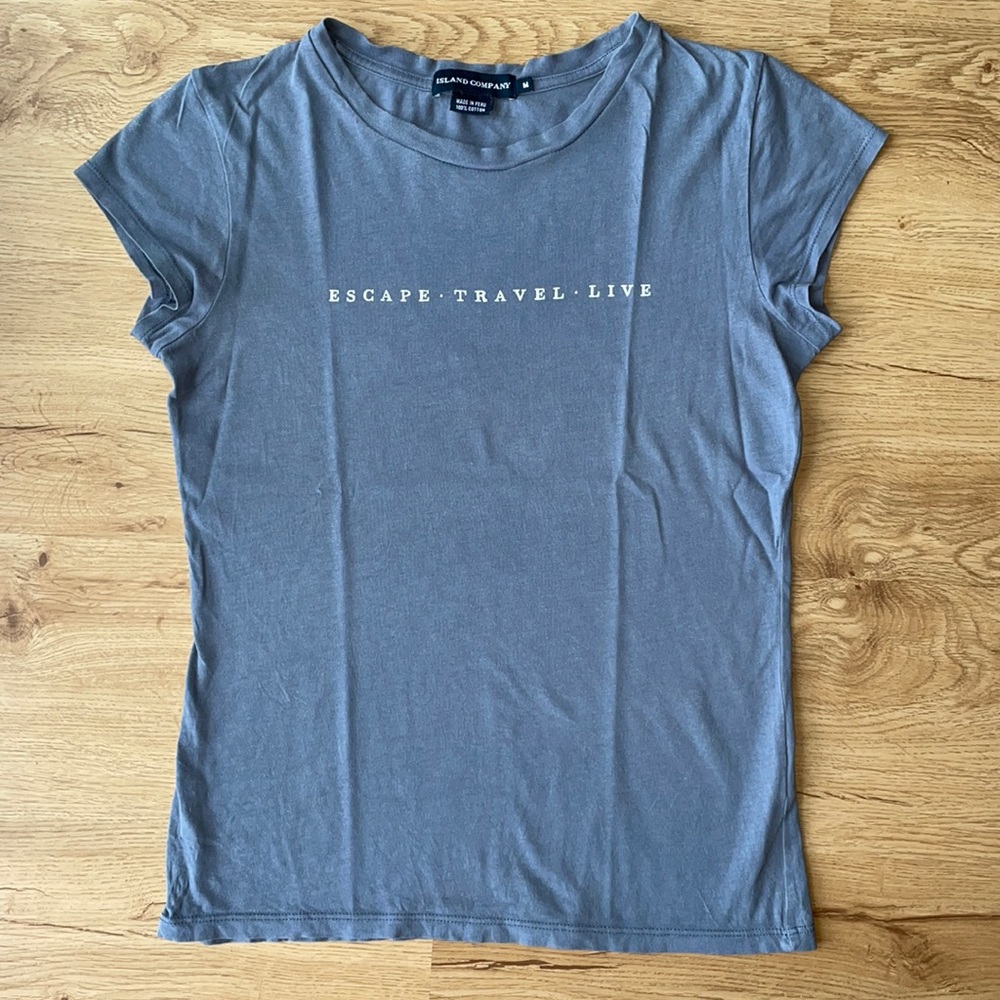 Island Company women’s t-shirt Medium